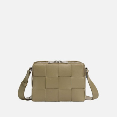 보테가베네타 남성 카프스킨 카세트 카메라백 【매장-340만원대】 - Bottega Veneta Mens Beige Cross Bag - bv119x