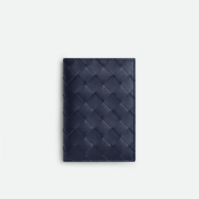 보테가베네타 인트레치아토 여권지갑 - Bottega Veneta  Navy Passport Wallet - bvw232x